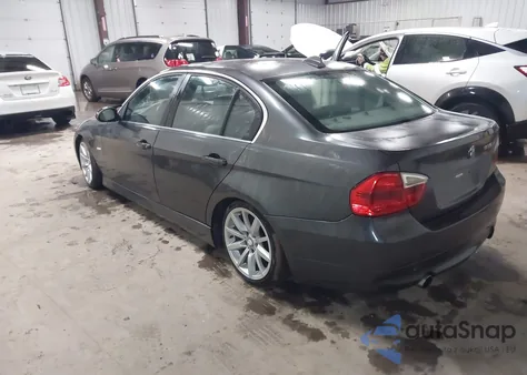 2008 BMW 335Xi z USA, uszkodzony, nr VIN WBAVD53568A285112